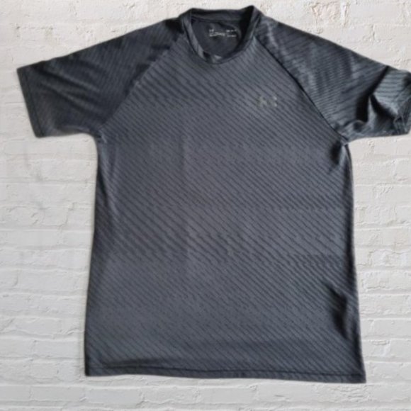 Gray Men's Under Armour Short Sleeve Athletic T-shirt - M - Picture 1 of 10